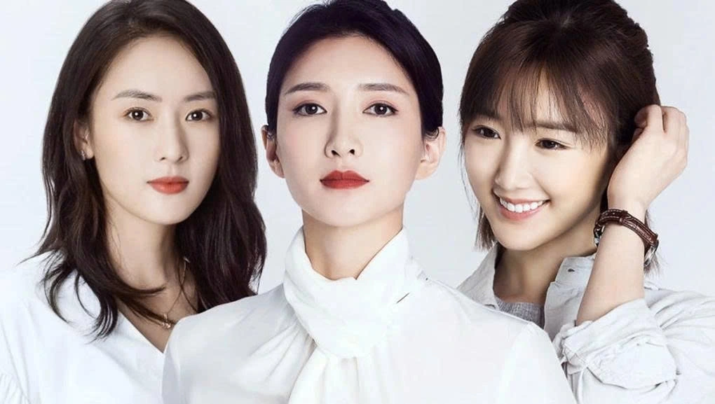 Từ trái qua: Đồng Dao, Giang Sơ Ảnh và Mao Hiểu Đồng trong "30 chưa phải là hết". Ảnh: Weibo