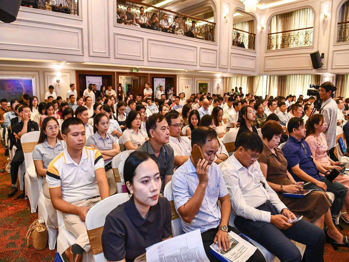 Các đại biểu tham dự diễn đàn