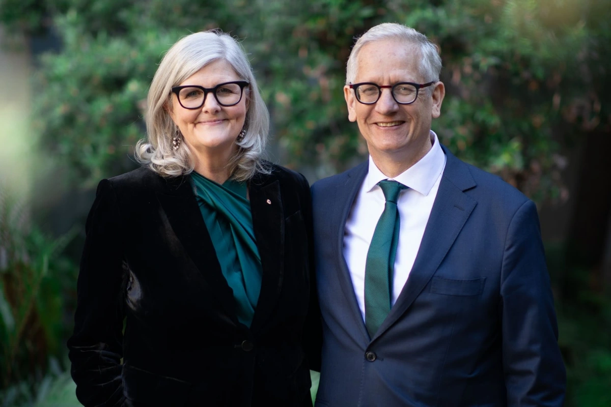 Toàn quyền Australia Sam Mostyn và Phu quân