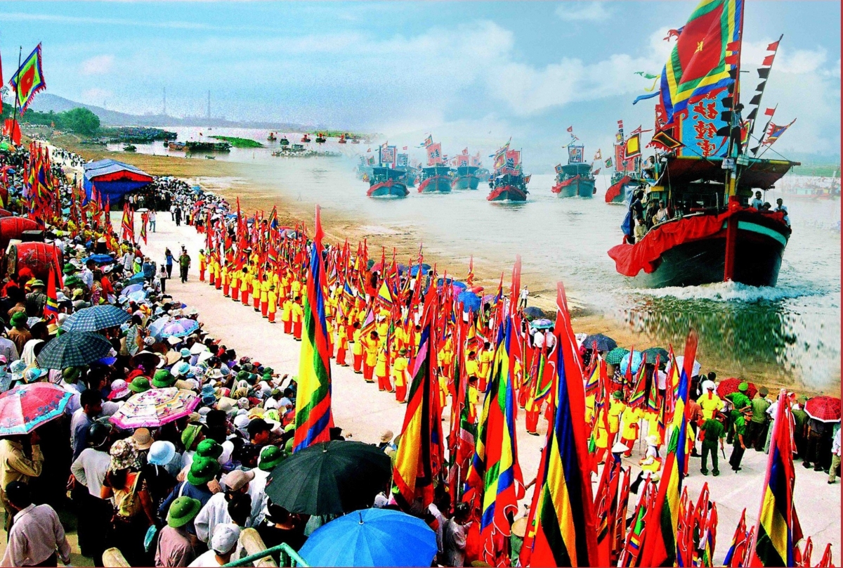 Hội quân trên sông Lục Đầu là nghi lễ độc đáo trong Lễ hội mùa Thu Côn Sơn - Kiếp Bạc, tái hiện những chiến công hiển hách của Hưng Đạo Đại Vương trong cuộc kháng chiến chống quân Nguyên Mông