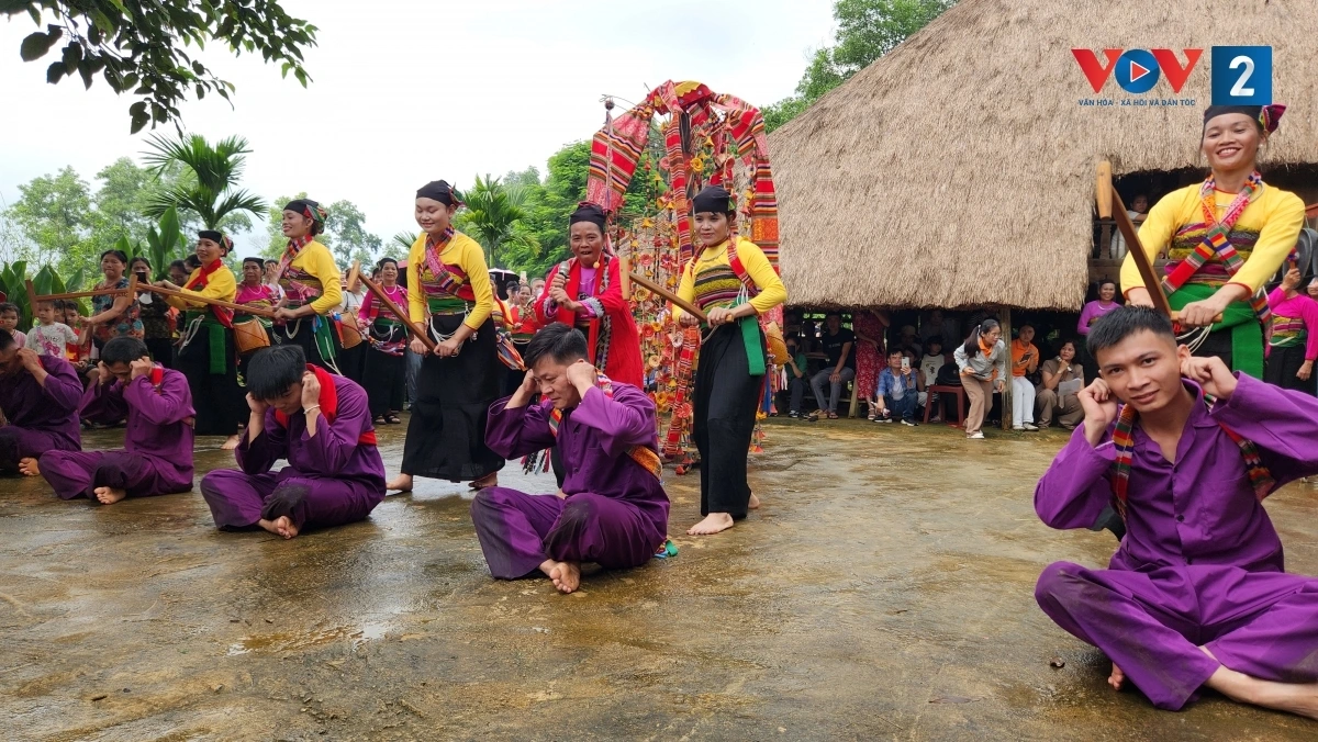 Trò diễn xay lúa