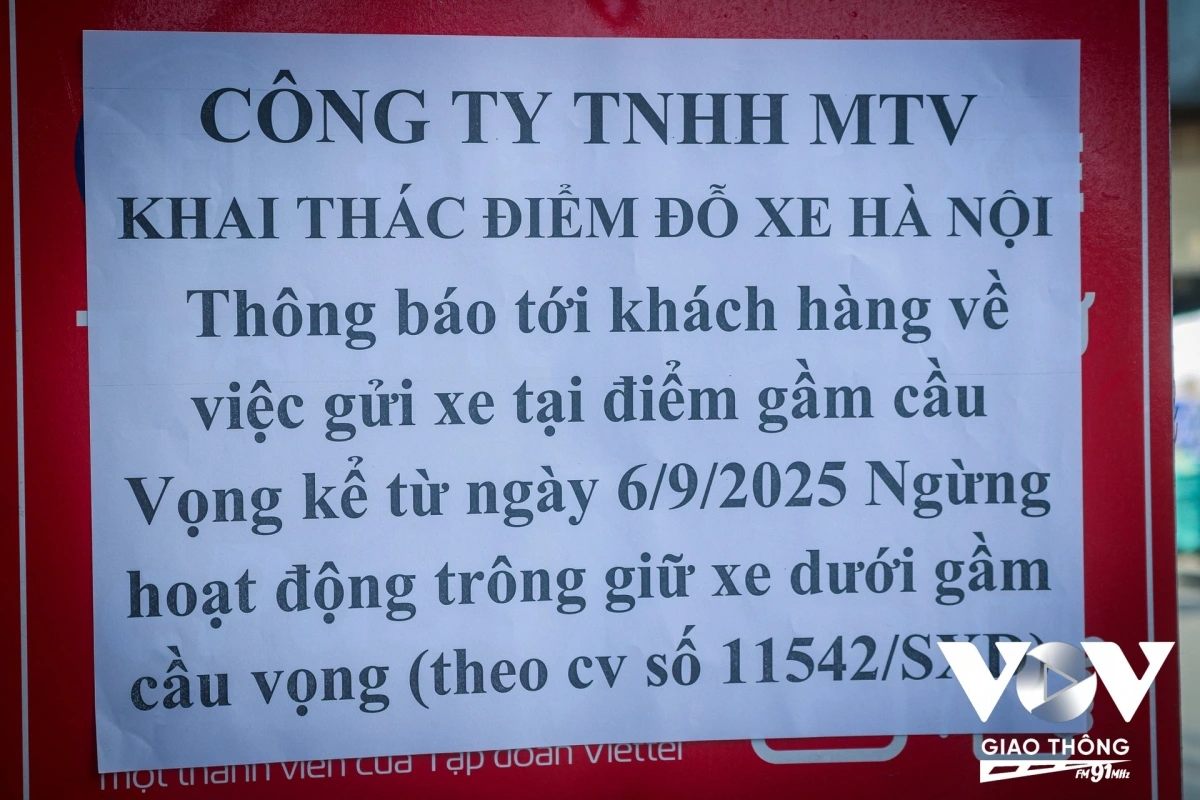 Theo thông báo mới nhất từ Công ty TNHH MTV, đơn vị chịu trách nhiệm quản lý, bãi giữ xe chân cầu Vọng sẽ ngừng hoạt động chính thức từ ngày 6/9/2025 theo công văn số 11542/SXD.