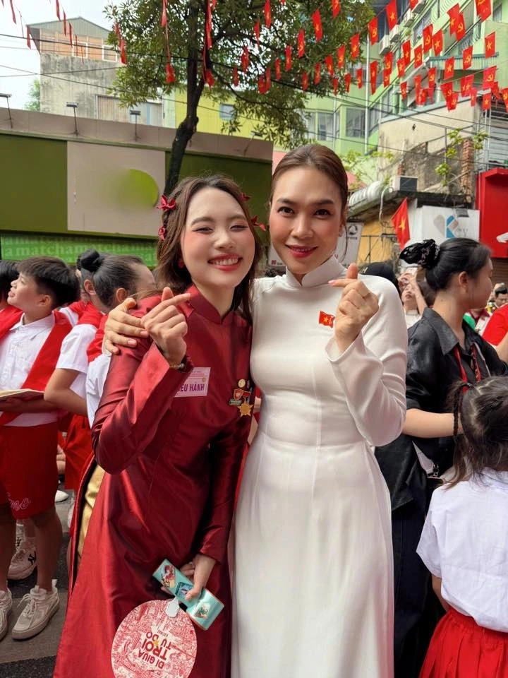 Ca sĩ Phương Mỹ Chi cho biết cột mốc vàng son trong sự nghiệp là được cất tiếng hát tại Đại lễ mừng Quốc khánh 2/9 ở Quảng trường Ba Đình, Hà Nội.