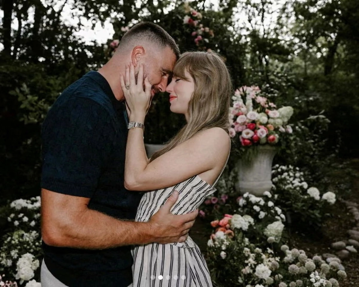 Bài đăng gây chấn động Instagram của Kelce và Swift