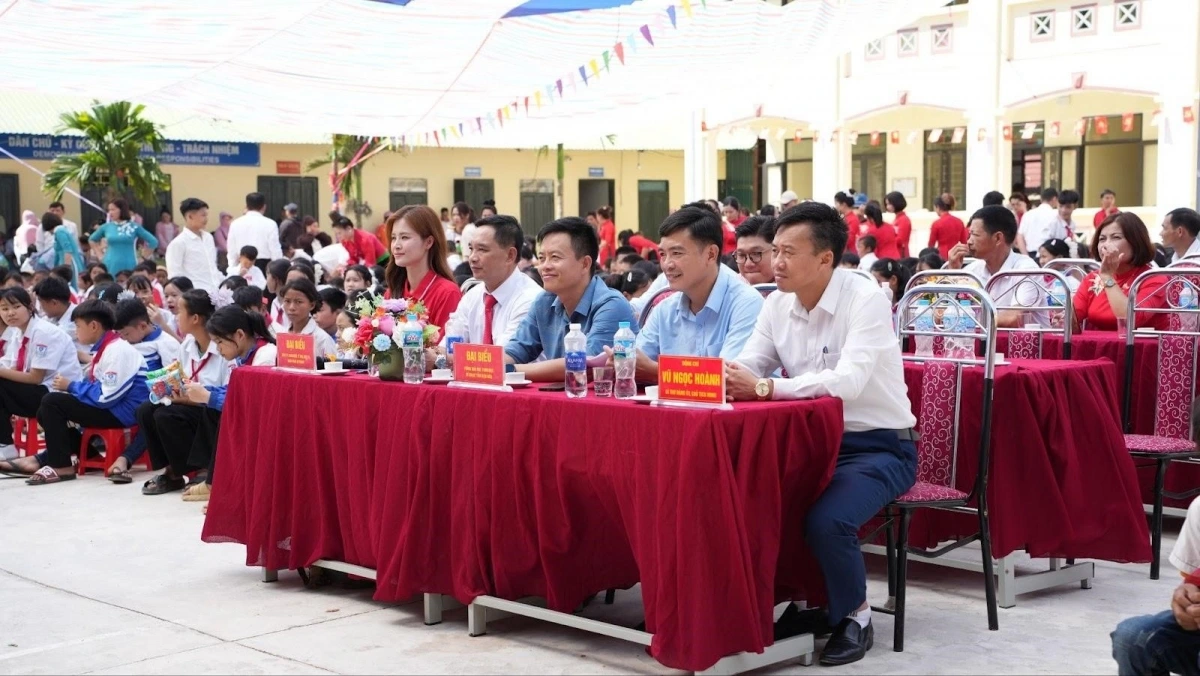 Chương trình với sự tham gia của Đại diện Sở Giáo dục và Đào tạo tỉnh Điện Biên và Nhãn hàng Lifebuoy