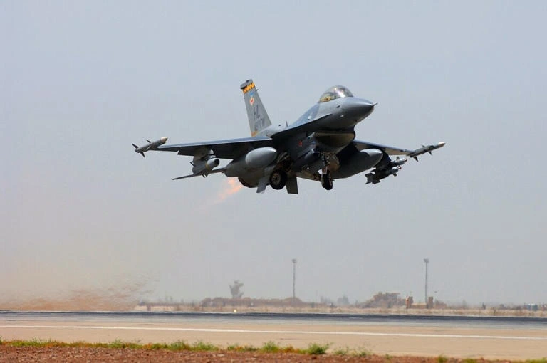 Tiêm kích F-16. Ảnh: Wikimedia Commons.