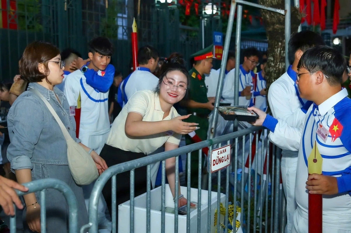 Ban Tổ chức chăm lo từng bữa ăn, bố trí điều kiện tập luyện tốt nhất cho cả đoàn