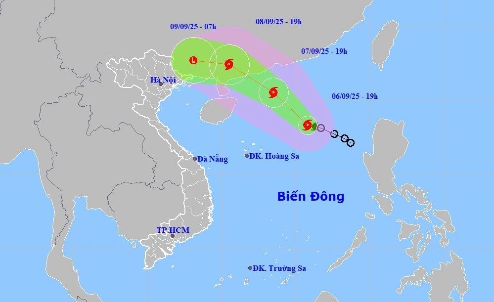Dự báo đường đi của bão số 7.