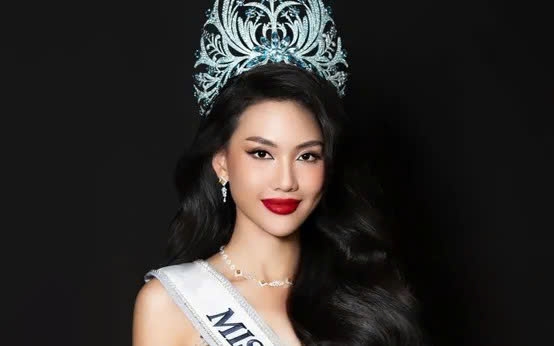 Hoa hậu Bùi Quỳnh Hoa. 