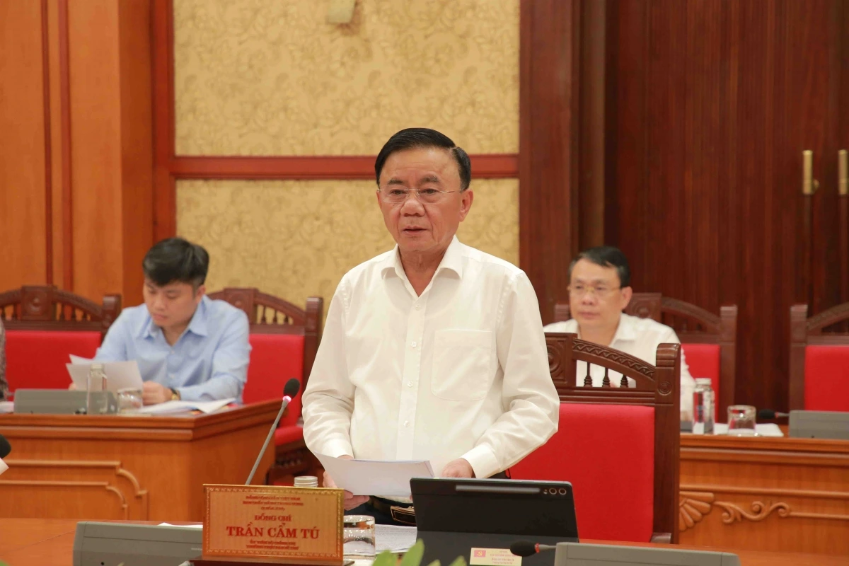 Thường trực Ban Bí thư Trần Cẩm Tú phát biểu tại buổi làm việc với tỉnh Hà Tĩnh