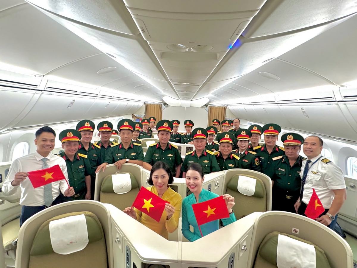 Chuyến bay VN9213 khép lại hành trình rèn luyện và cống hiến đầy tự hào tại A80, đưa hơn 360 quân nhân trở về trong niềm vui sau khi hoàn thành nhiệm vụ.