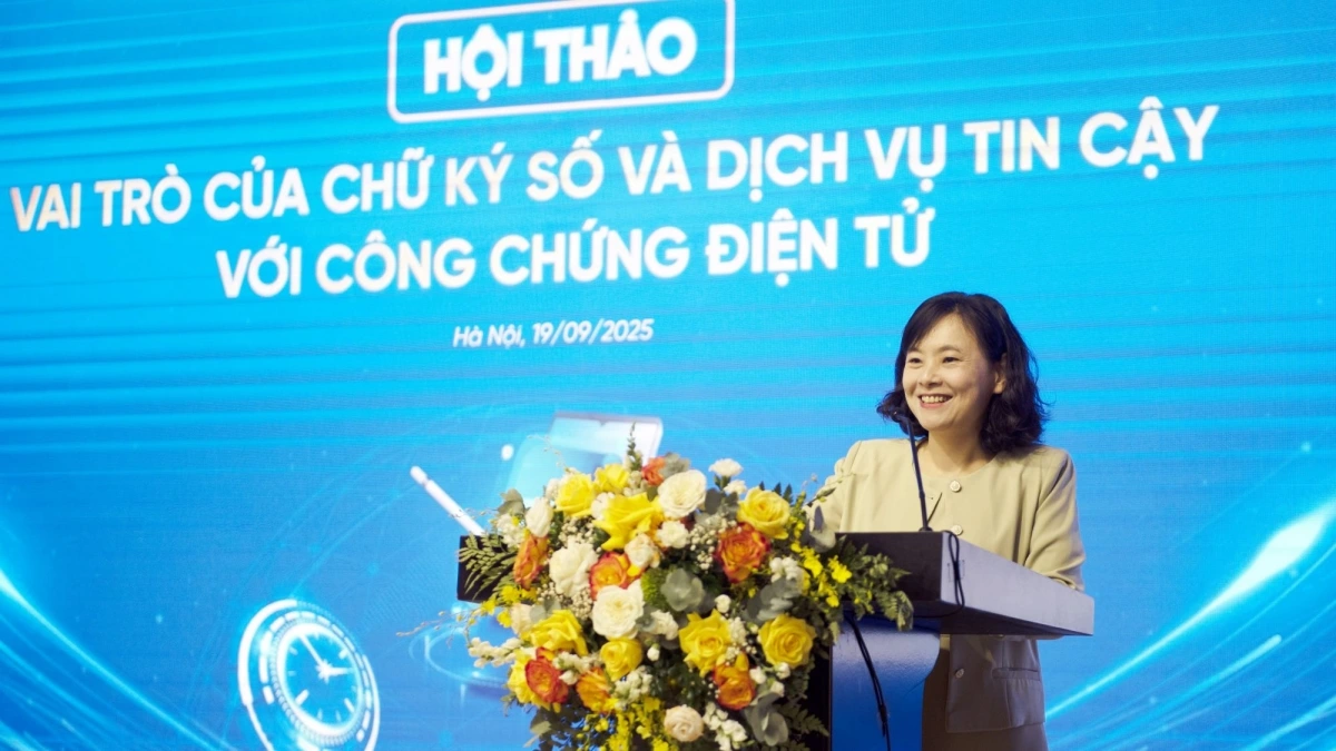 Bà Tô Thị Thu Hương, Giám đốc NEAC phát biểu tại hội thảo (Ảnh: NEAC)
