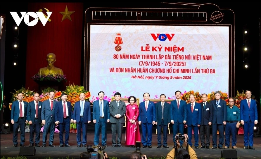Current and former VOV leaders opose for a photo at the anniversary celebration.