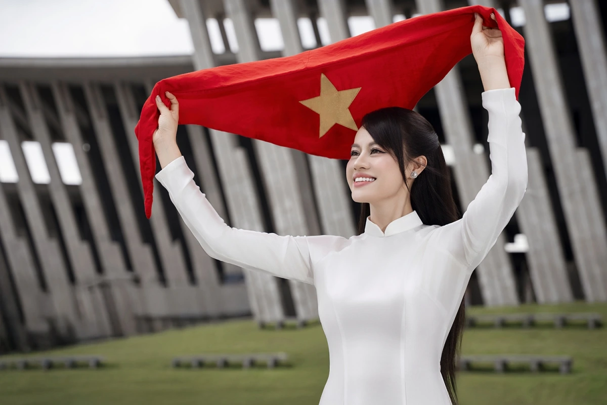 Á quân X-Factor 2016 Huyền Anh Yoko