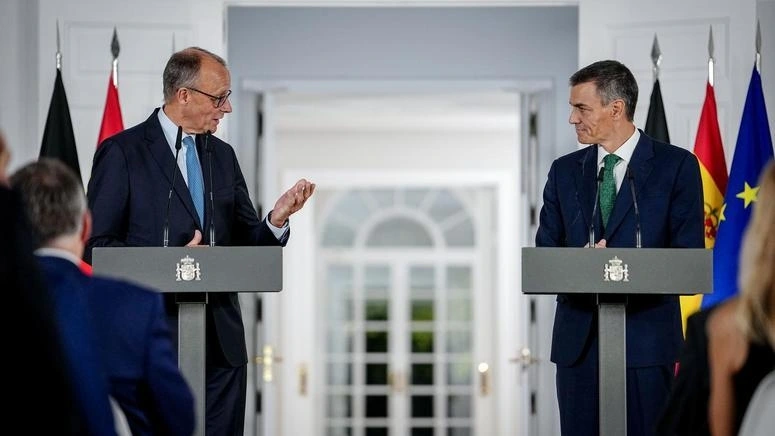 Thủ tướng Đức Friedrich Merz và Thủ tướng Tây Ban Nha Pedro Sánchez họp báo tại Madrid, ngày 18/9/2025. Ảnh: DPA