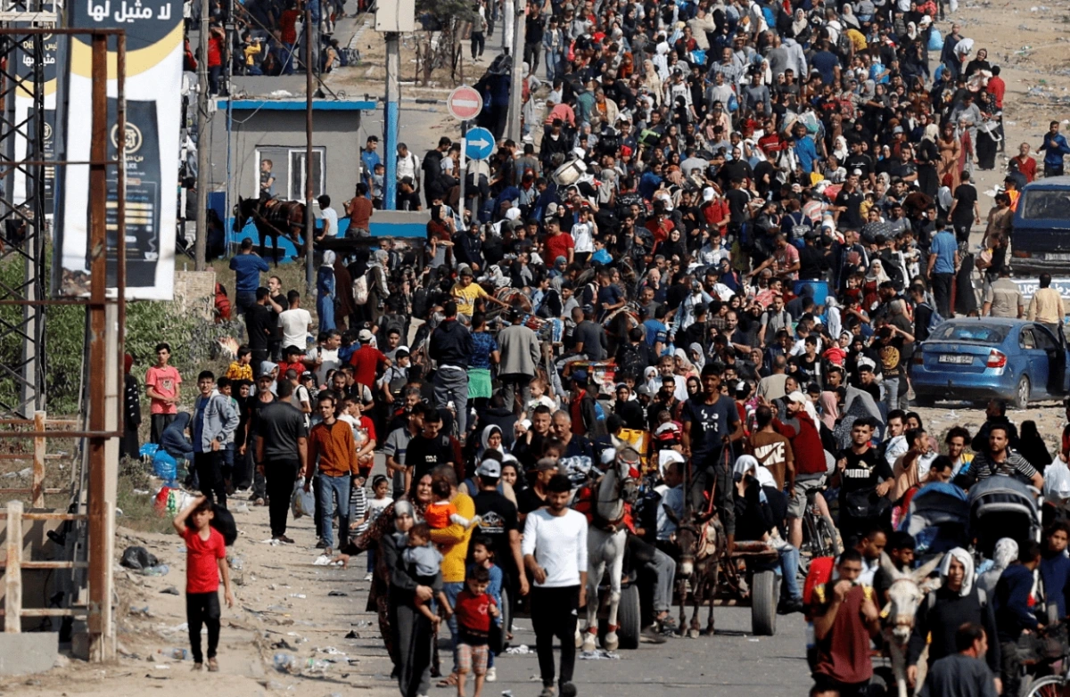 Người dân ở Dải Gaza. Ảnh: Reuters