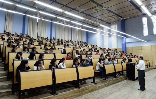 Đổi mới quản lý và tăng quyền tự chủ cho các trường đại học