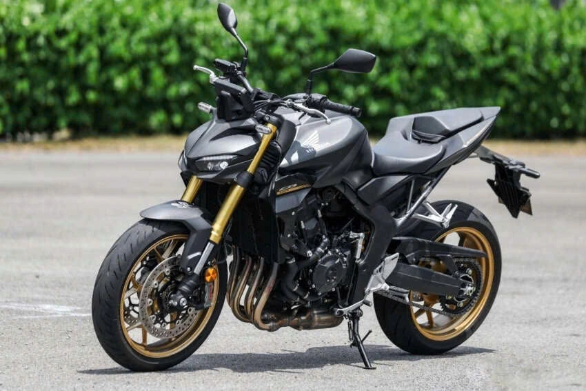 Cận cảnh Honda CB1000 SP