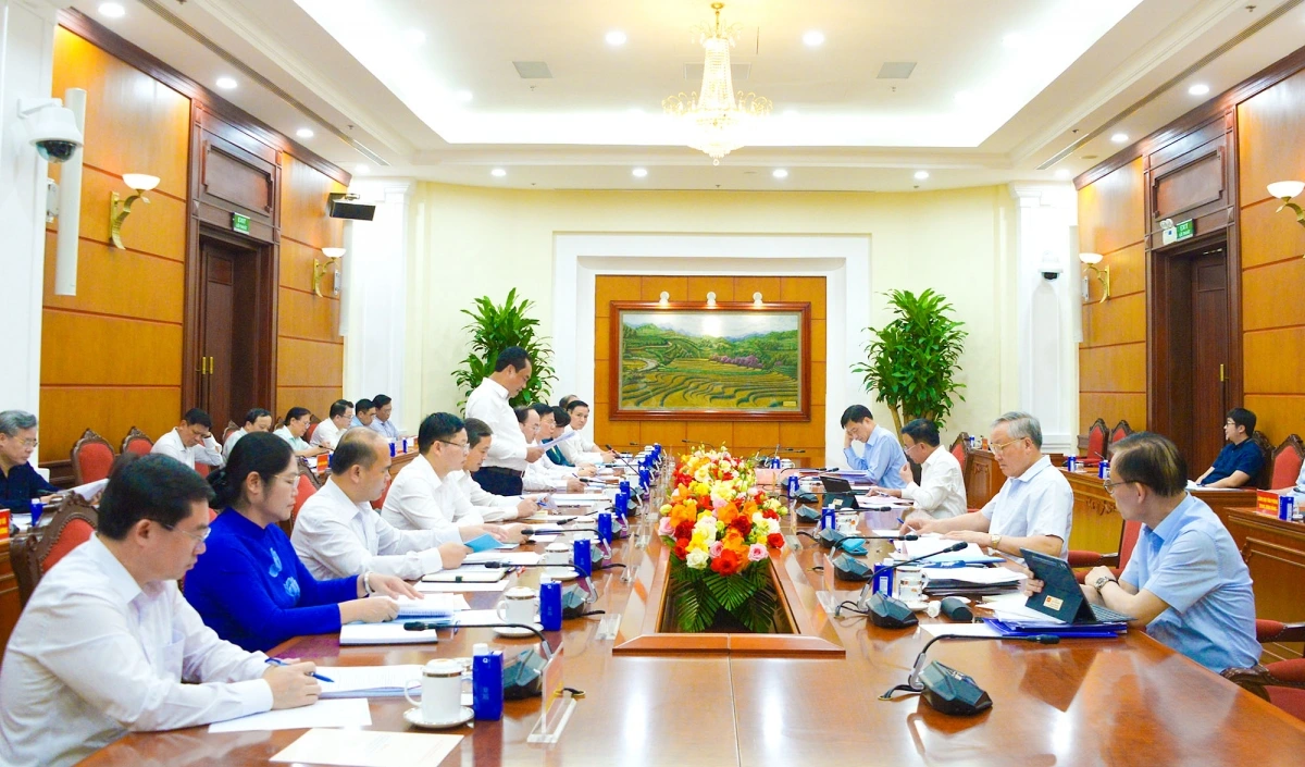 Thường trực Ban Bí thư và các đại biểu làm việc với Ban Thường vụ Tỉnh ủy Thái Nguyên