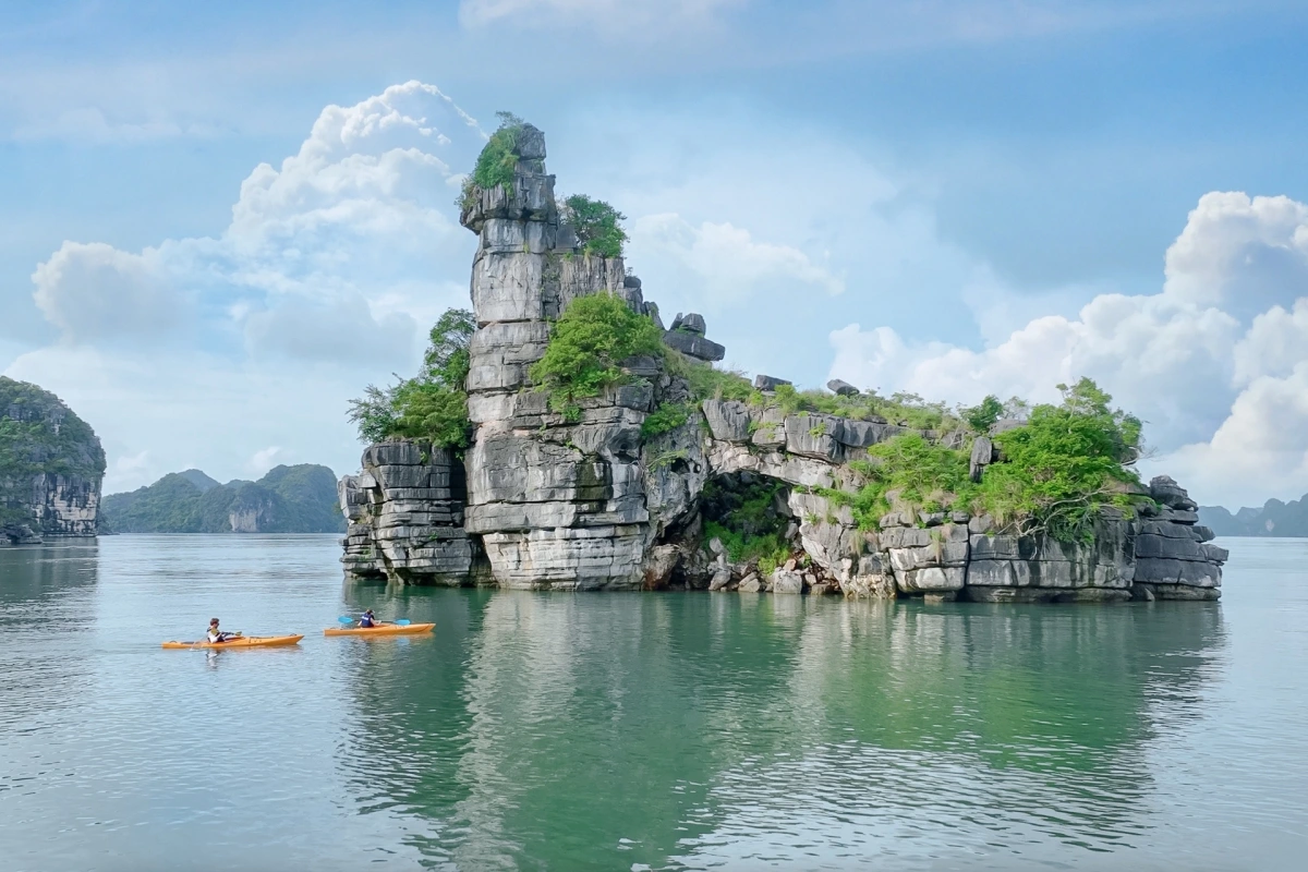 "Hành trình Di sản" do Grand Pioneers khai thác kết nối vịnh Hạ Long và vịnh Bái Tử Long với những trải nghiệm đặc sắc