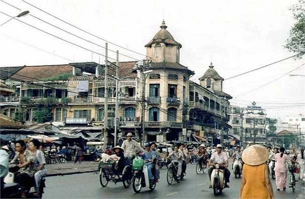 TP Hồ Chí Minh sau giải phóng nhanh chóng trở thành đầu tàu kinh tế của đất nước