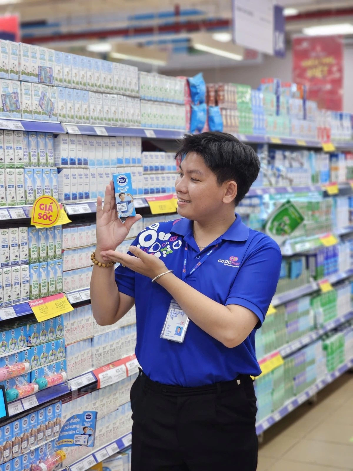 Ngày 5/9, tất cả siêu thị Co.opmart và Co.opXtra trên cả nước sẽ đồng loạt tổ chức chương trình tặng sữa miễn phí cho 80 học sinh đầu tiên ghé siêu thị
