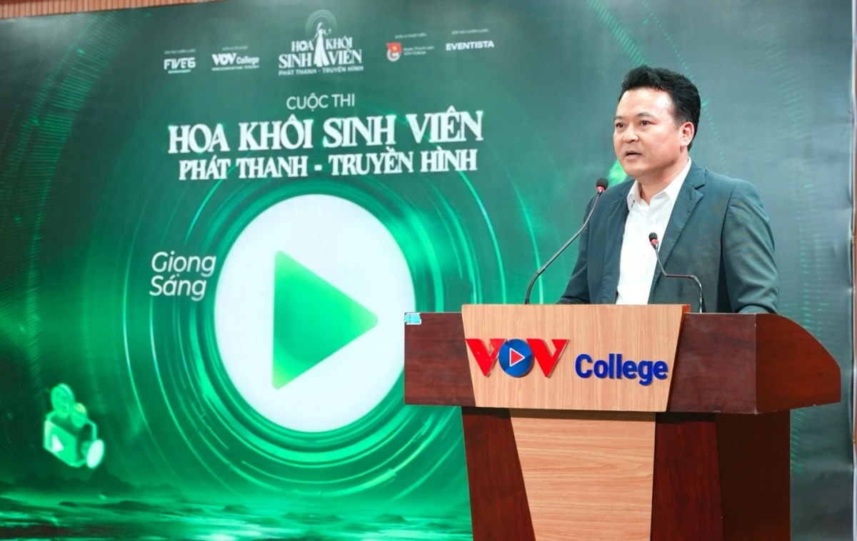 TS. Kim Ngọc Anh - Hiệu trưởng VOV College, Trưởng Ban Chỉ đạo cuộc thi phát biểu tại buổi lễ, chia sẻ về mục tiêu nhân văn và giá trị của cuộc thi