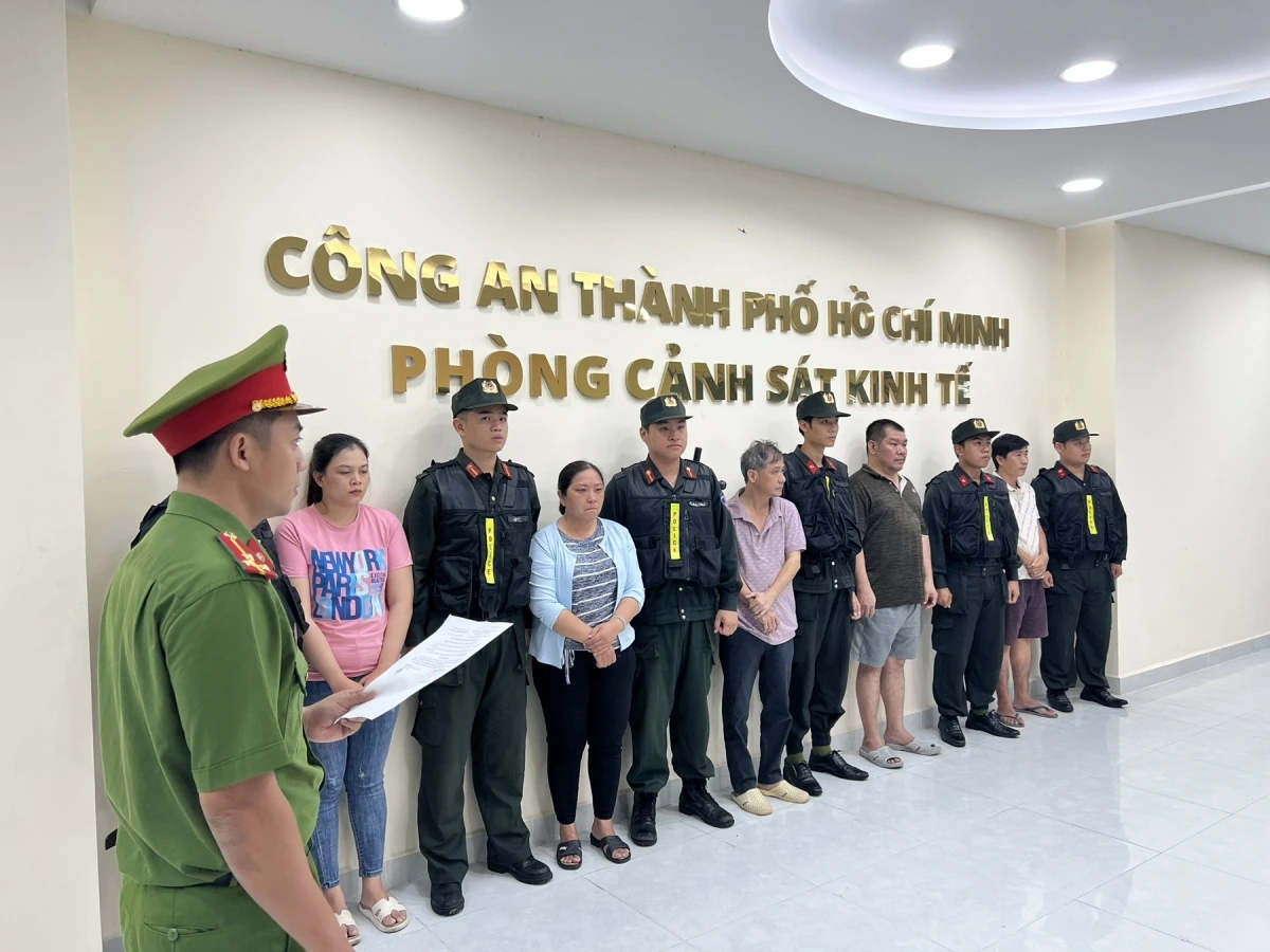 Liên quan đường dây buôn lậu này, Cơ quan cảnh sát điều tra đã khởi tố, bắt giữ 5 bị can. (Ảnh: CACC)