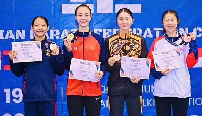 Nguyen Thi Dieu Ly (second from left) is one of outstanding martial artists of Vietnamese team
(Image source: Asian Karate Federation)