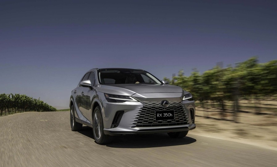 2 phiên bản RX 350h mới giúp Lexus trở thành hãng xe sang có nhiều xe Hybrid nhất tại Việt Nam.