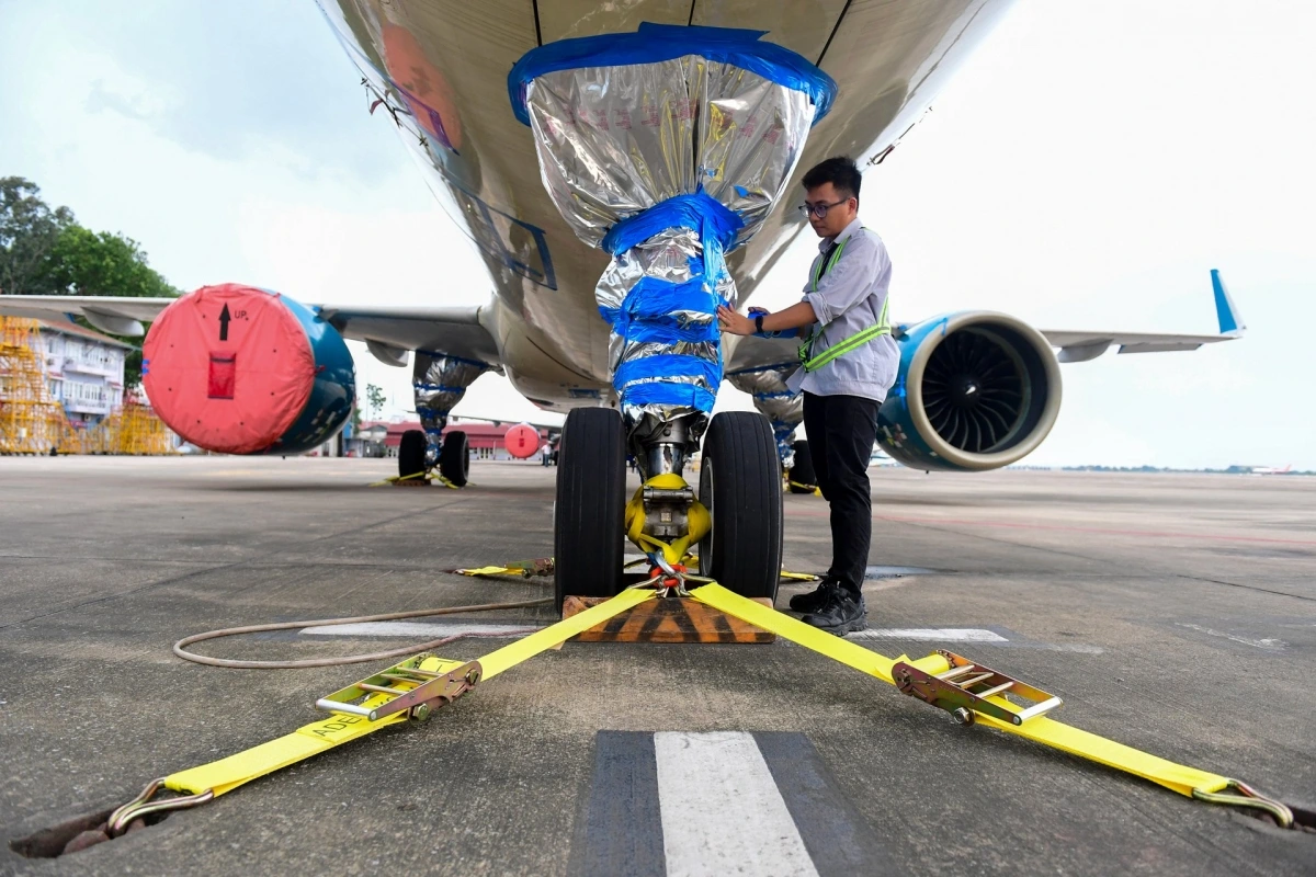 Nhiều chuyến bay bị ảnh hưởng do cơn bão Ragasa.