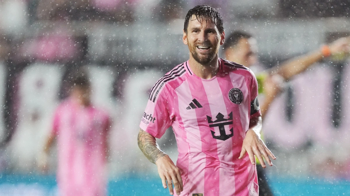 Messi ghi cú đúp giúp Inter Miami giành chiến thắng (Ảnh: Reuters)