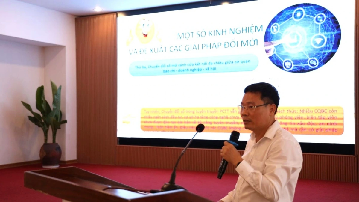 Ông Đặng Khắc Lợi, Phó Cục trưởng Cục Báo chí phát biểu tại hội thảo