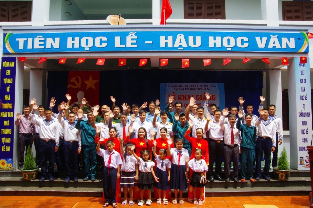 All are eager to enter the 2025-2026 academic year with joy. (Photo: vtcnews.vn)