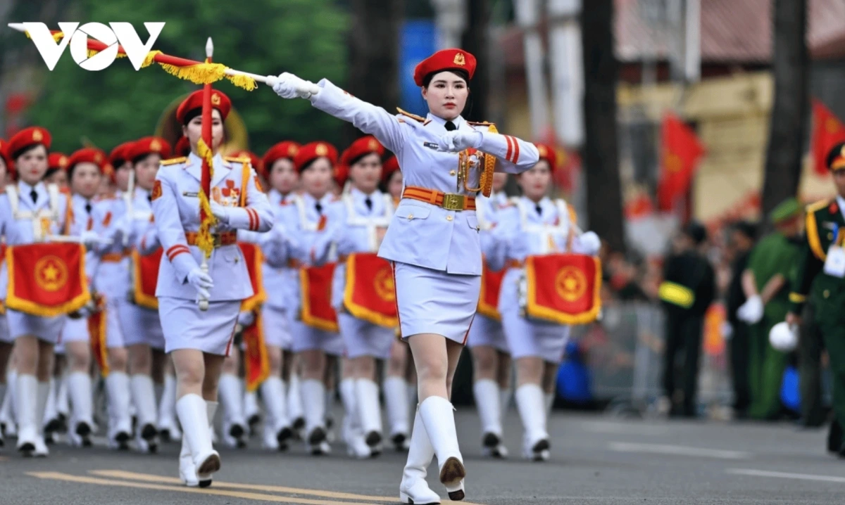 These female musicians not only provide the ceremonial music that energized the parade but also symbolise the professionalism, discipline, and dedication of women in Vietnam’s armed forces.