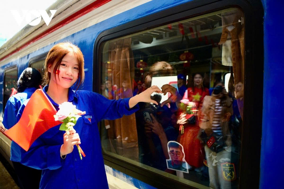 The train carrying 659 officers and soldiers set to arrive in Da Nang on September 4