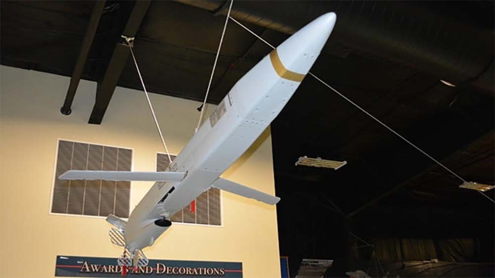 Tên lửa ADM-160B MALD được trưng bày trong một viện bảo tàng. Ảnh: Wikimedia Commons