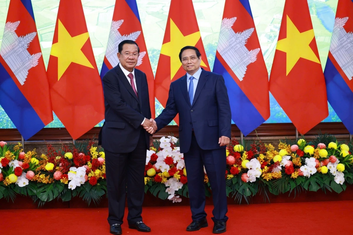 Thủ tướng Phạm Minh Chính hội kiến Chủ tịch Đảng Nhân dân Campuchia, Chủ tịch Thượng viện Campuchia Hun Sen