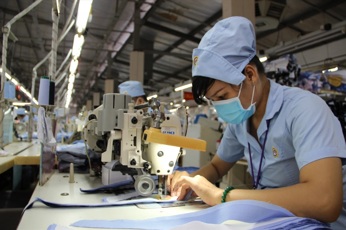 Người lao động bị chấm dứt hưởng trợ cấp thất nghiệp trong tháng vẫn được hưởng trợ cấp của cả tháng đó