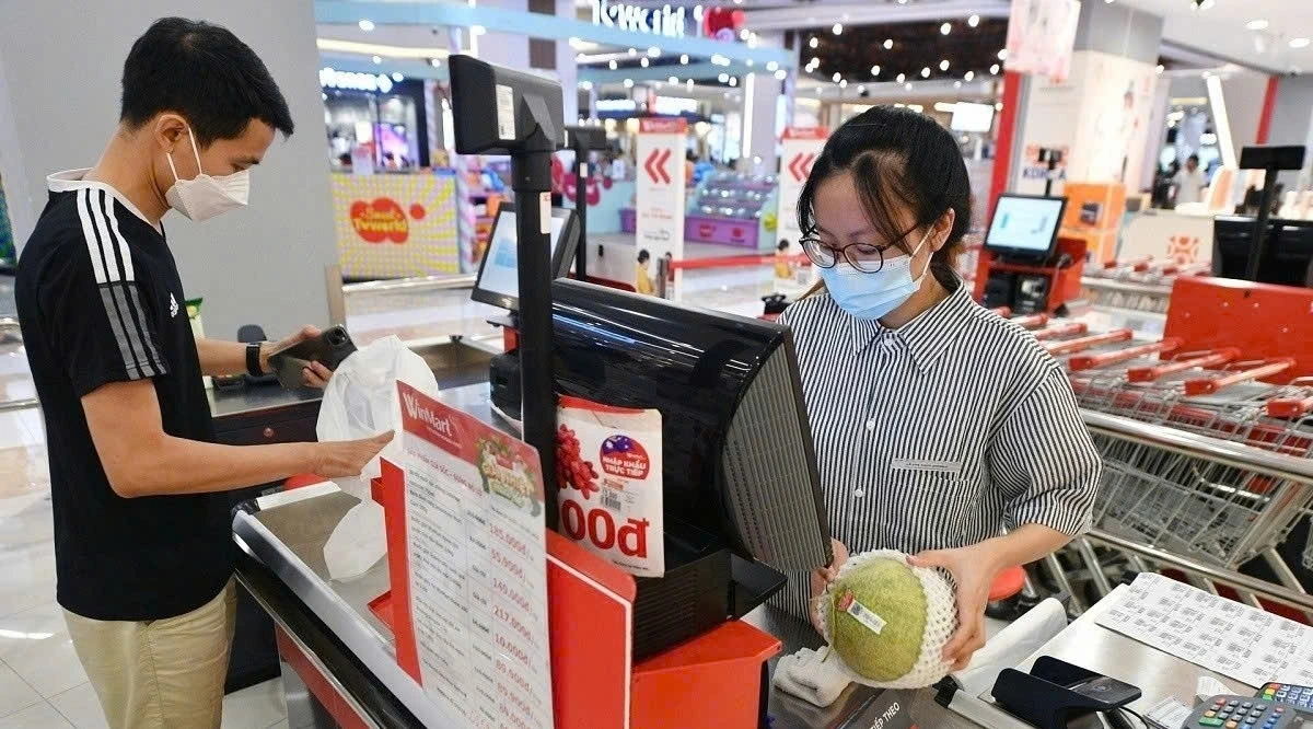 Từ ngày 01/01/2026, thuế khoán sẽ bị xóa bỏ hoàn toàn, thay thế bằng cơ chế kê khai thuế theo doanh thu thực tế, gắn với việc sử dụng hóa đơn điện tử và quản lý thuế theo rủi ro. Ảnh: PV