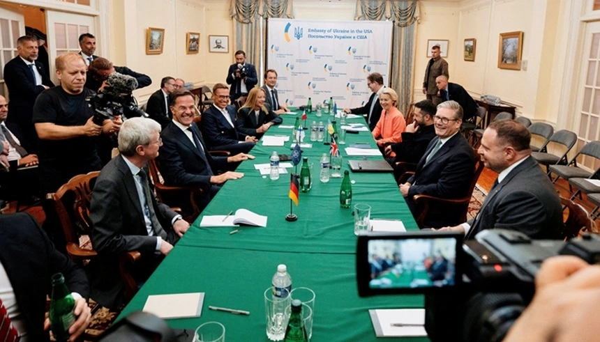 Tổng thống Ukraine Zelensky gặp gỡ các nhà lãnh đạo châu Âu trước cuộc gặp với Tổng thống Trump tại Washington. Ảnh: Reuters