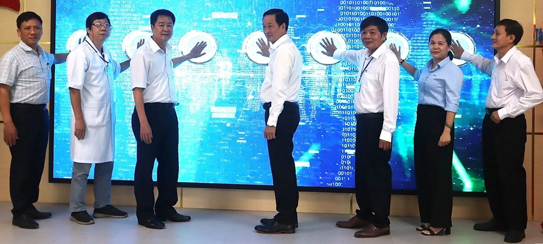 Trung tâm Y tế Bình Sơn công bố triển khai thành công hồ sơ bệnh án điện tử