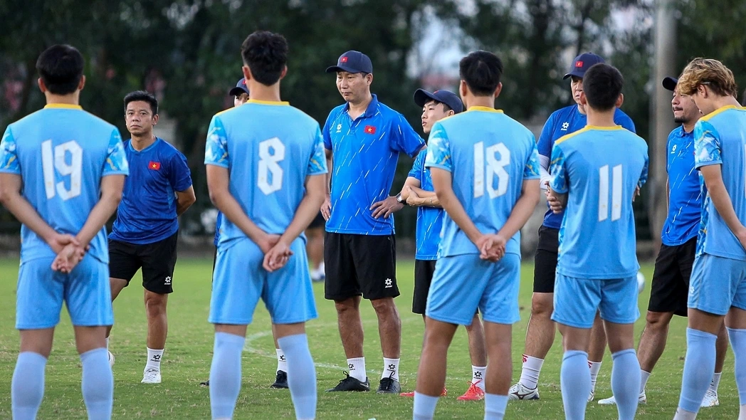 U23 Việt Nam tập luyện chuẩn bị cho trận đấu với U23 Singapore (Ảnh: VFF).