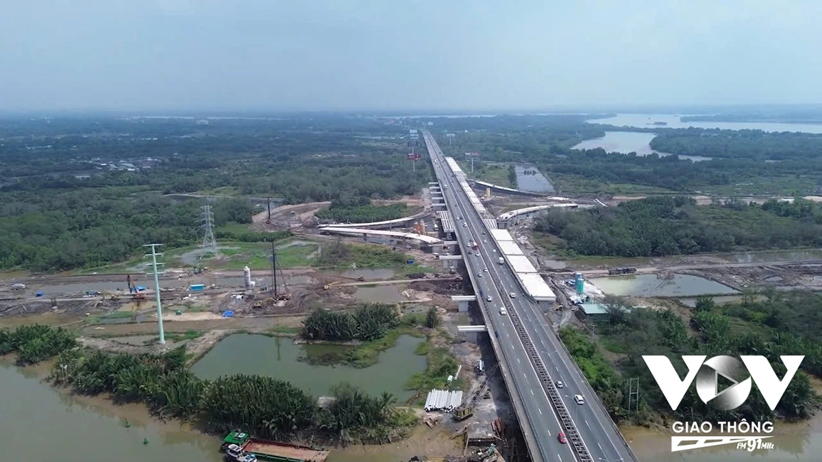 Nút giao kết nối với tuyến Vành đai 3 hiện đang trong quá trình thi công