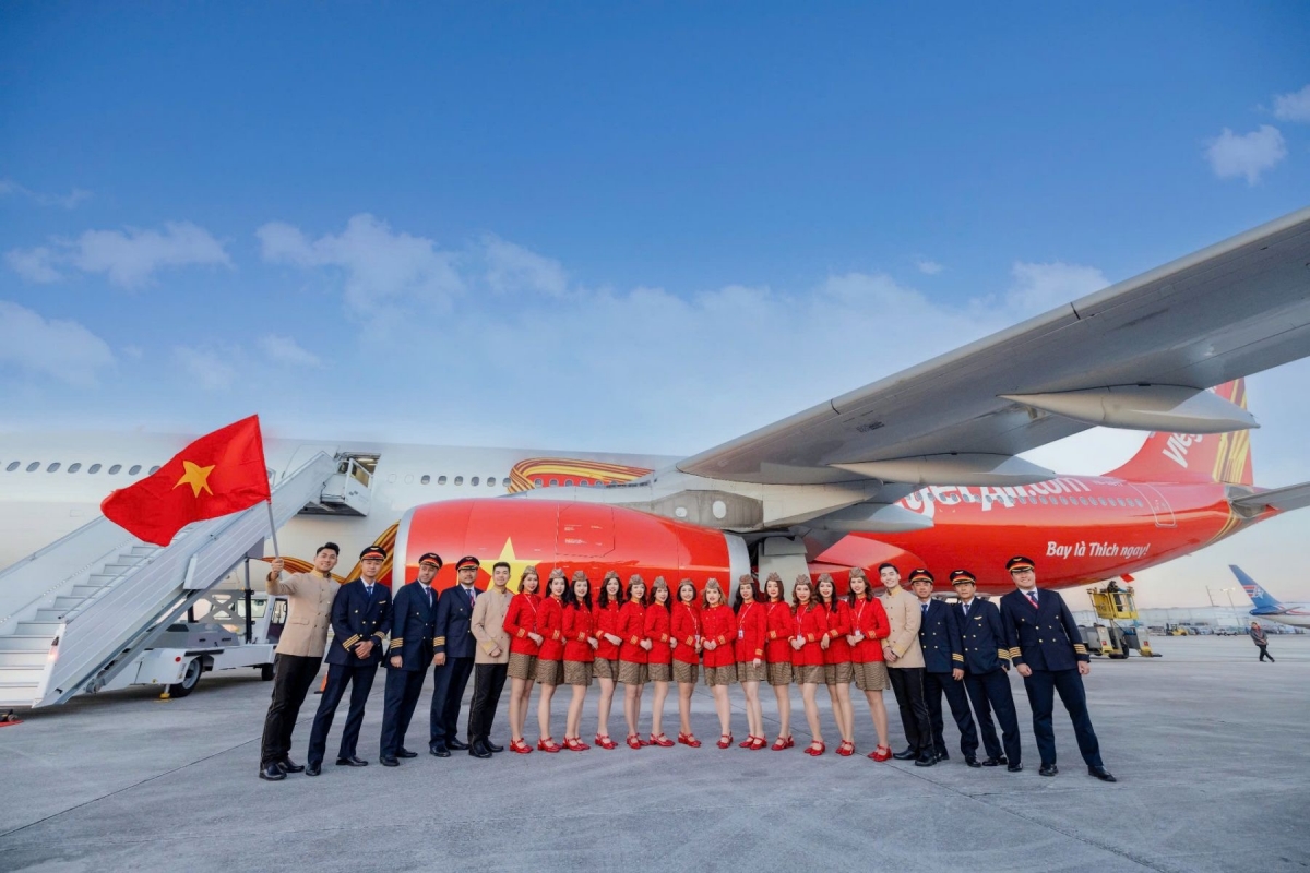 vietjet_flight_crew.jpg