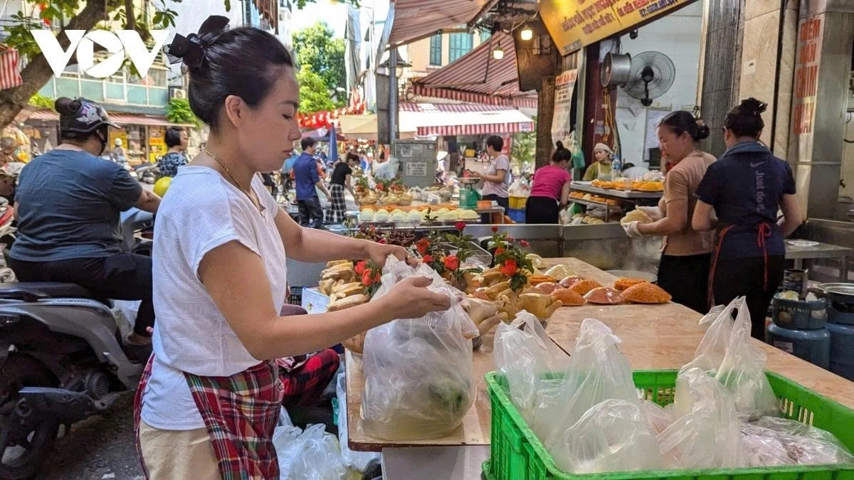 According to traders, prices remain relatively stable, with only slight fluctuations compared to regular days