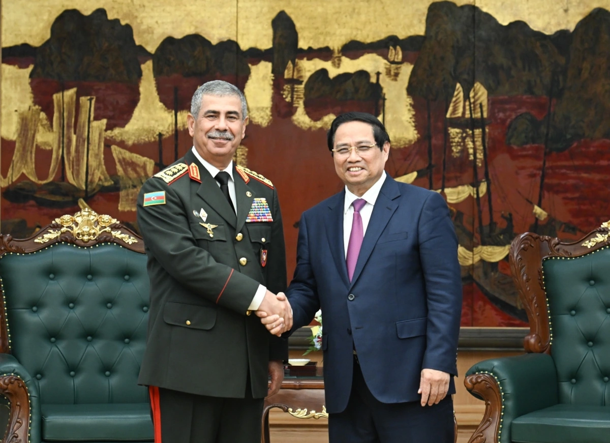 Thủ tướng Chính phủ Phạm Minh Chính tiếp Bộ trưởng Bộ Quốc phòng Azerbaijan
