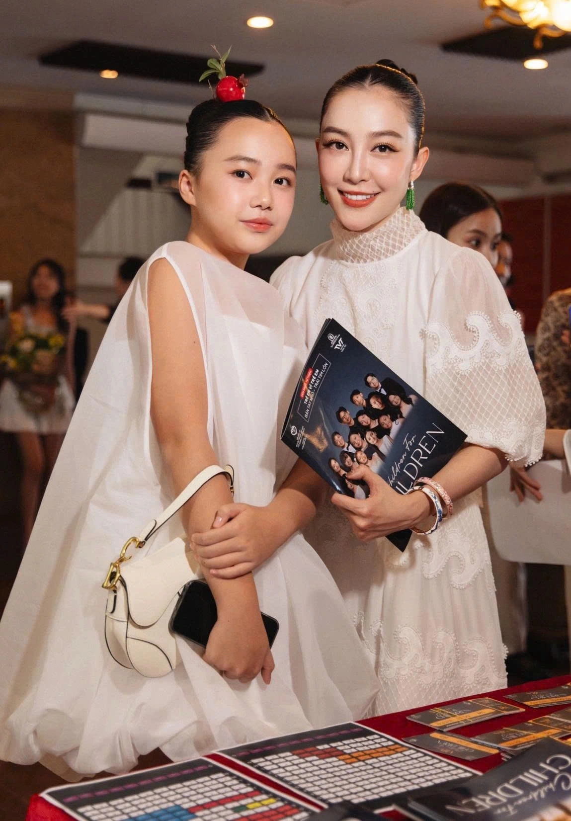 Diễn viên múa Linh Nga khoe con gái Luna vừa tròn 13 tuổi, cao gần bằng mẹ.