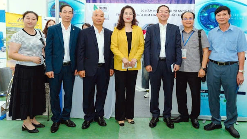 Nhiều cơ sở đào tạo đã điều chỉnh chương trình đào tạo theo hướng sát với thực tiễn sản xuất, đào tạo theo đơn đặt hàng của DN
