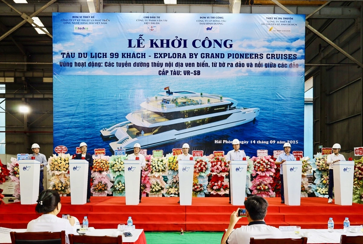  Ngày 14/9, Công ty TNHH Vận tải Việt Thuận đã khởi công đóng mới tàu tham quan vịnh Hạ Long 99 khách mang tên Explora by Grand Pioneers Cruises